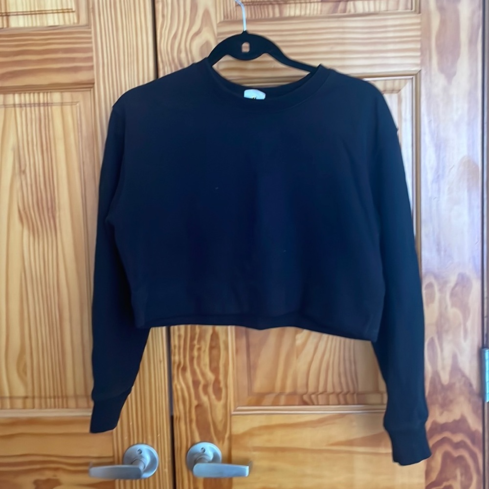 Kotn Black Cropped Sweatshirt size M